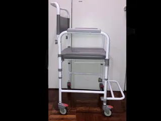 Sedia da doccia con rotelle e WC NUOVO