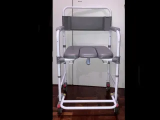 Sedia da doccia con rotelle e WC NUOVO