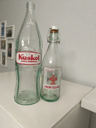 Bottiglie antiche Kaskol e Fuente Clara