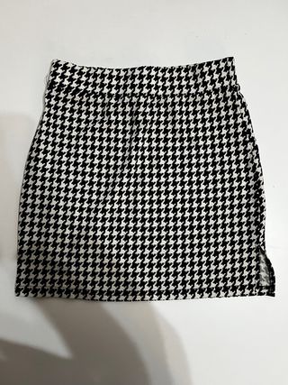 Falda cuadros blanco y negro
