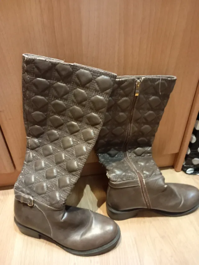 Botas altas marrones acolchadas