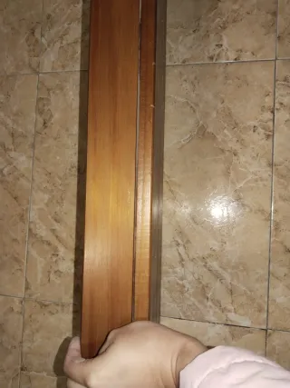 Estantería de madera para pared