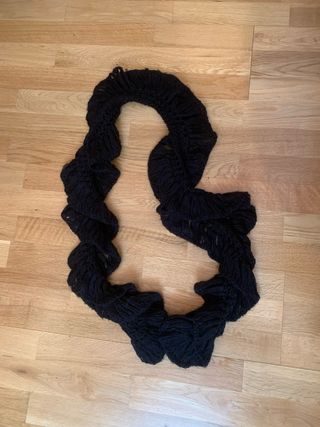 Bufanda Negra Tejida Rizada
