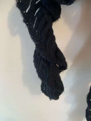 Bufanda Negra Tejida Rizada