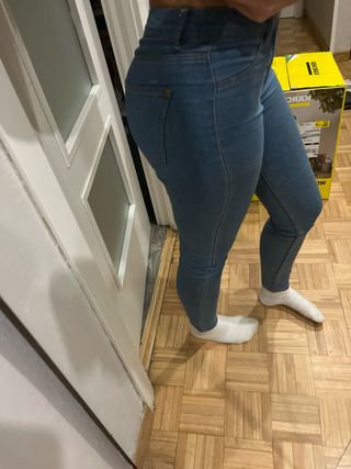 Pantalones pitillo Bershka talla 36