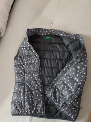 Chaleco Benetton niña estrellas En perfecto estado