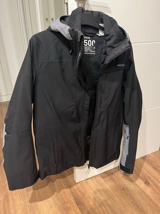 Cazadora de chico negra con muy poco uso