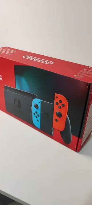 Nintendo Switch Estándar Azul y Naranja