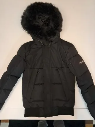 Cazadora Kings Will Dream Negra