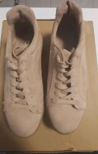 Tenis Bershka rosa palo Talla 40