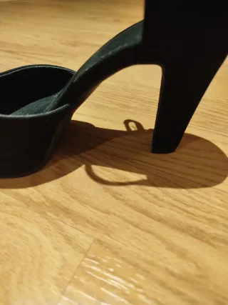 Zapatos de tacón negros para fiesta