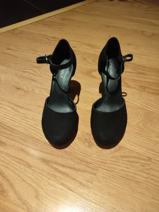 Zapatos de tacón negros para fiesta
