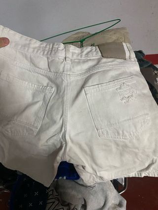 Pantalones cortos Bershka blancos rotos