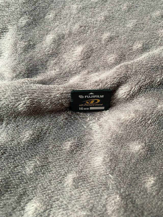Tarjeta SD xD Fujifilm de 16MB
