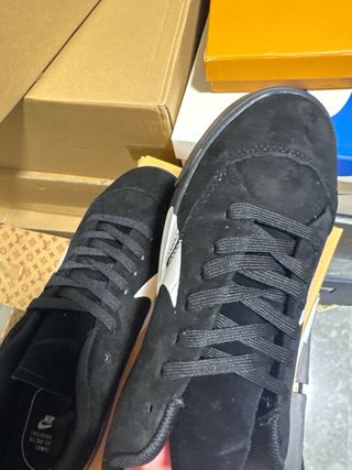 Zapatillas Nike Negras y Blancas