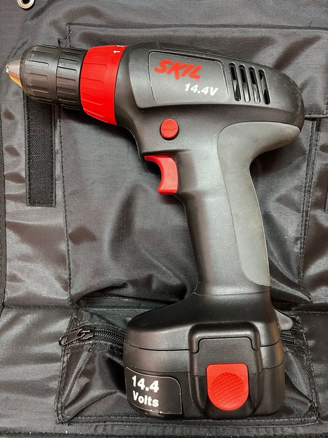 Atornillador/Taladro SKIL 14.4V con cargador