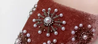 Zapato de tacón destalonado