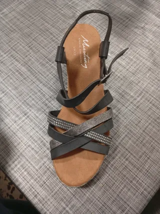 Sandalias Mustang Cuña Talla 39 Muy poco uso