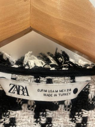 Blusa negra con estampado pata de gallo