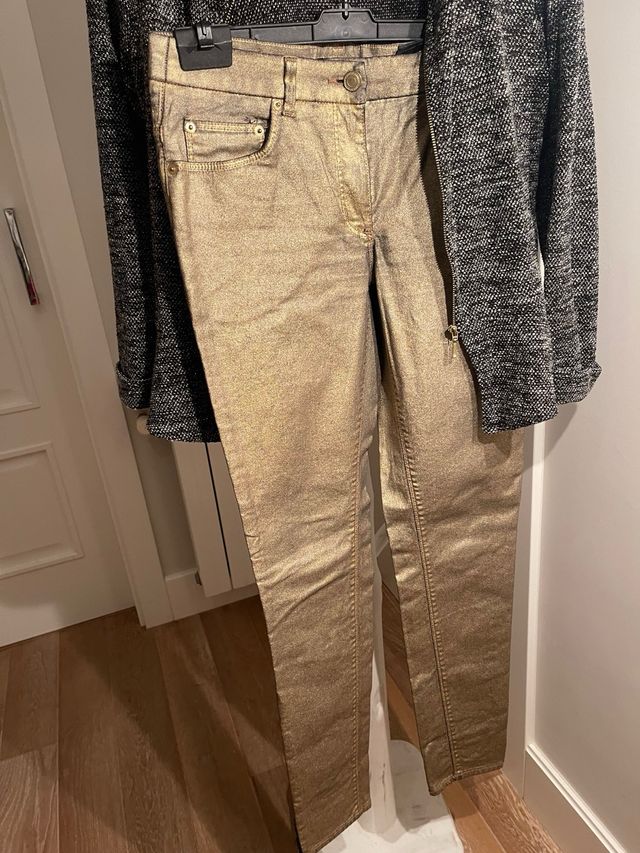 Conjunto Chaqueta Scorpion Negra y Dorada