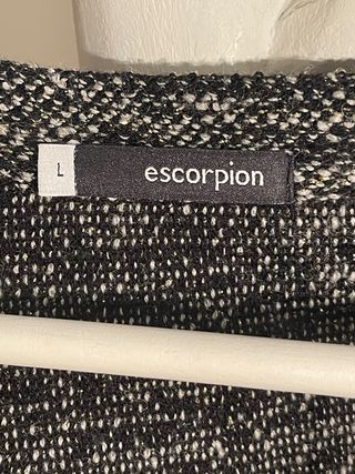 Conjunto Chaqueta Scorpion Negra y Dorada