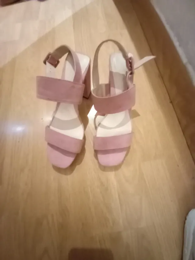 Sandalias rosas tacón