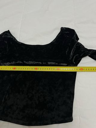 Camiseta negra de terciopelo talla M de Pull&Bear