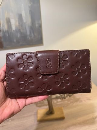 Billetera El Potro Piel Flores Marrón