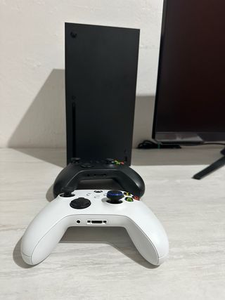 Xbox Series X + 2 Controles