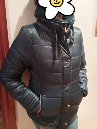 Cazadora acolchada azul marino