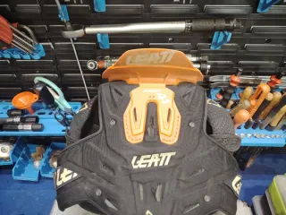 Peto y Collarín Leatt Niño