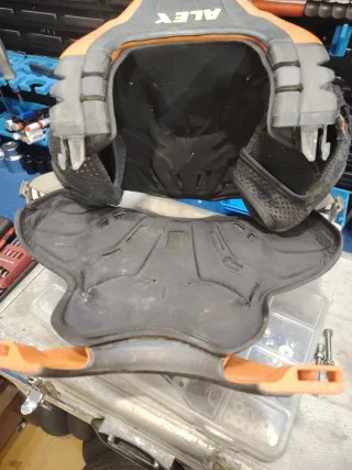 Peto y Collarín Leatt Niño