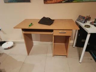 Escritorio madera con cajón y bandeja