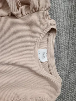 Camiseta Zara niña manga larga beige talla 7