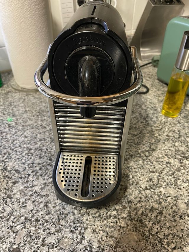 Cafetera DeLonghi Cápsulas + Pack Cápsulas