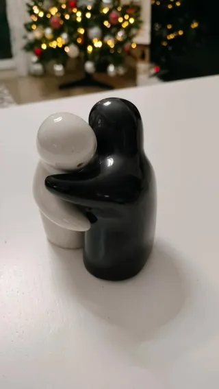 Sale e Pepe Fantasmini Abbracciati