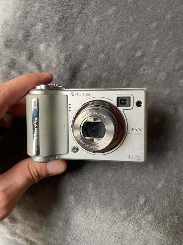 Cámara Digital Fujifilm FinePix E500