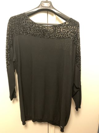 Abito invernale in lana nero, vestibilita’ comoda