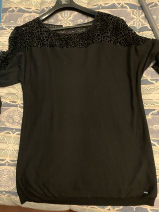 Abito invernale in lana nero, vestibilita’ comoda