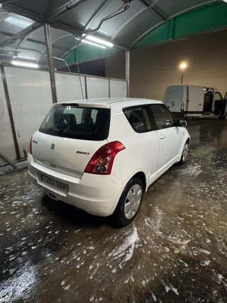 Suzuki Swift 2010
