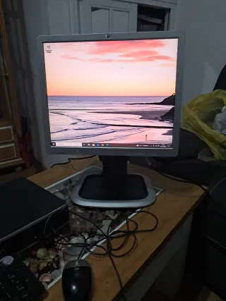 Ordenador de torre HP completo