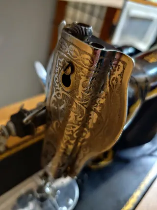 Máquina de coser Alfa 10047 con mueble, antigua.