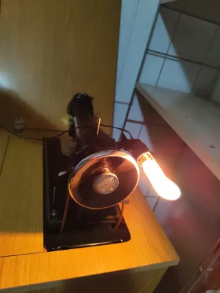 Máquina de coser Alfa 10047 con mueble, antigua.