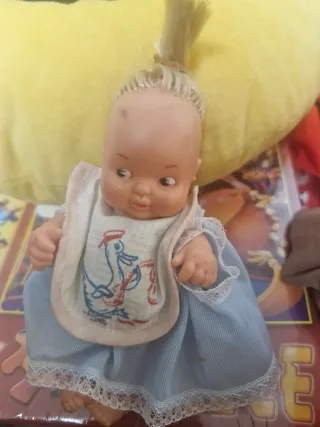 Muñeca Barriguitas con babero