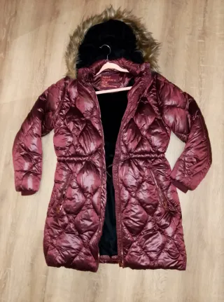 Abrigo acolchado con capucha