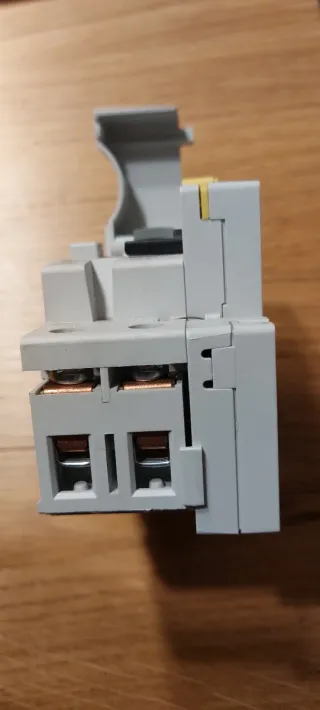 Interruptor Diferencial Autorrearmable Circutor