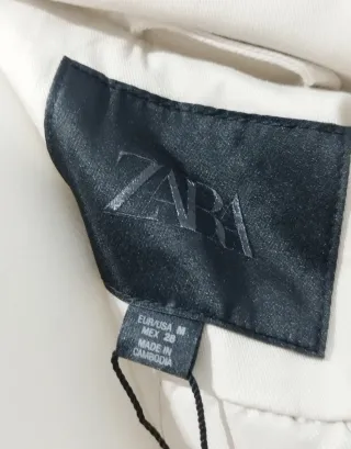 Gabardina larga pañuelo. Zara.