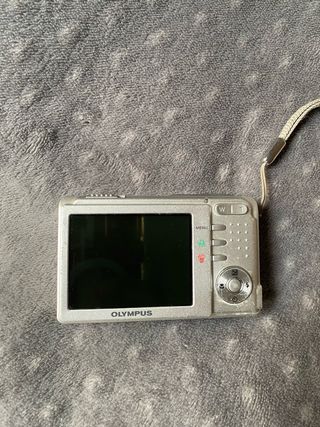 Cámara Digital Olympus FE-150