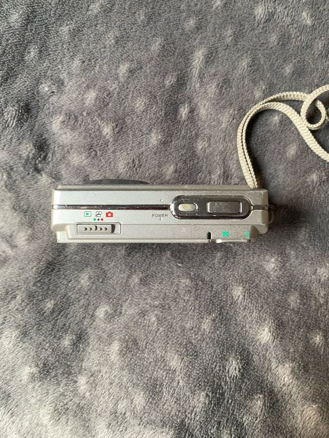 Cámara Digital Olympus FE-150