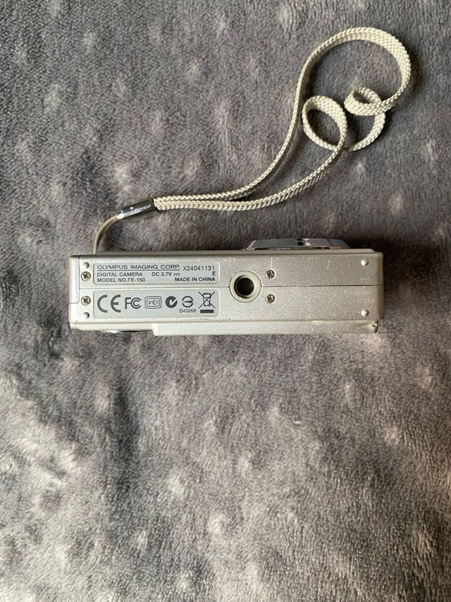 Cámara Digital Olympus FE-150